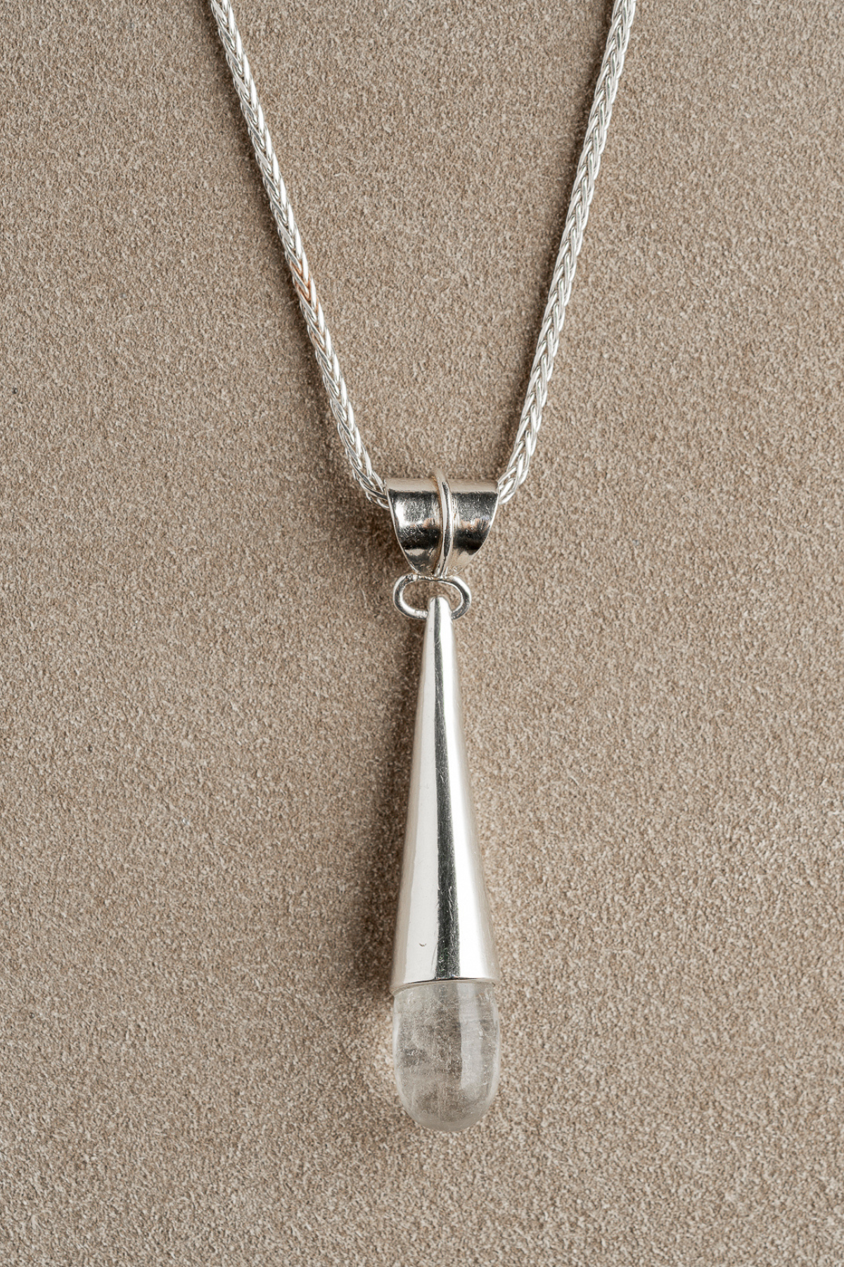 Une Goutte Necklace